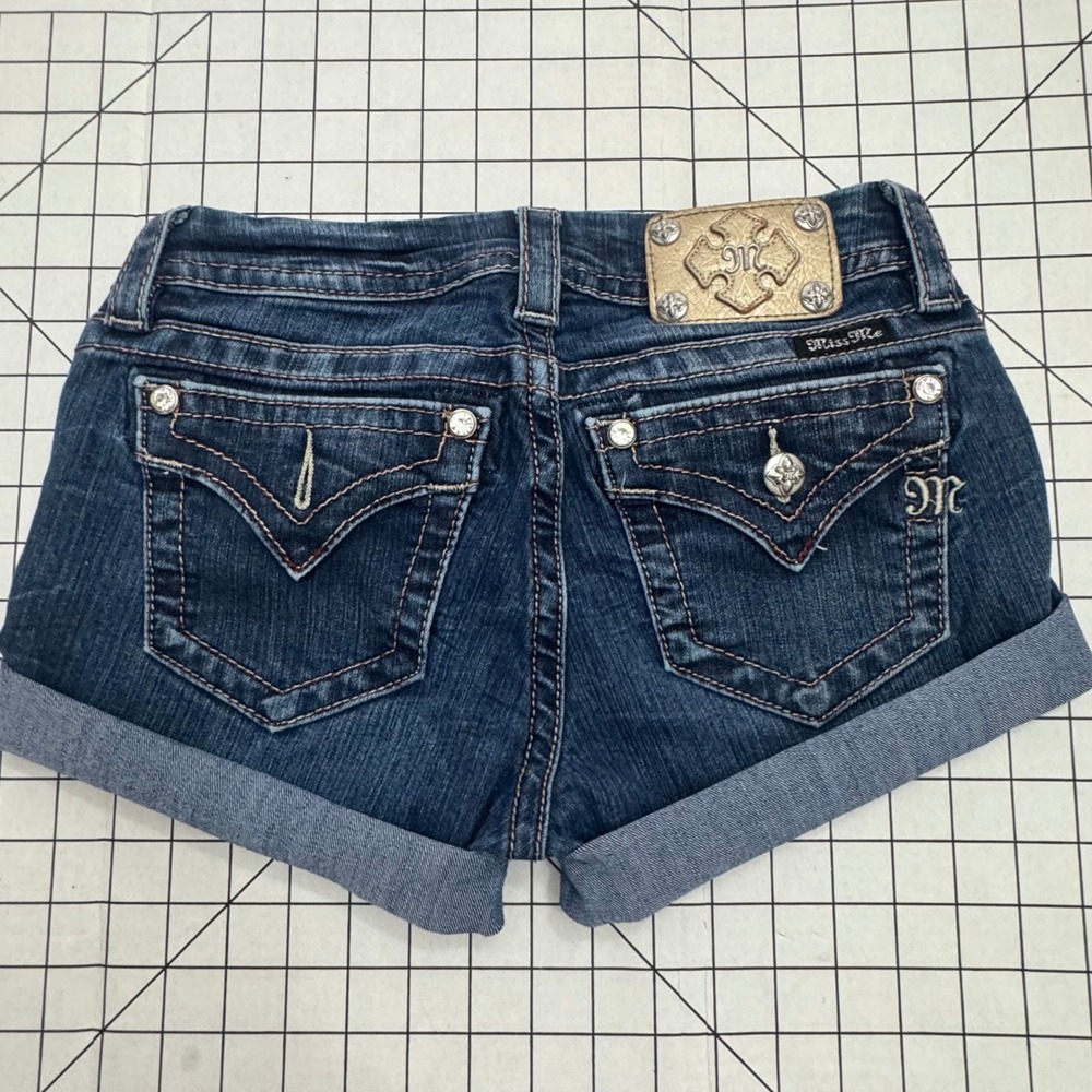 Miss Me Signature Boot Denim Shorts Dark Wash Rhinestone Cuffed Low Rise 27